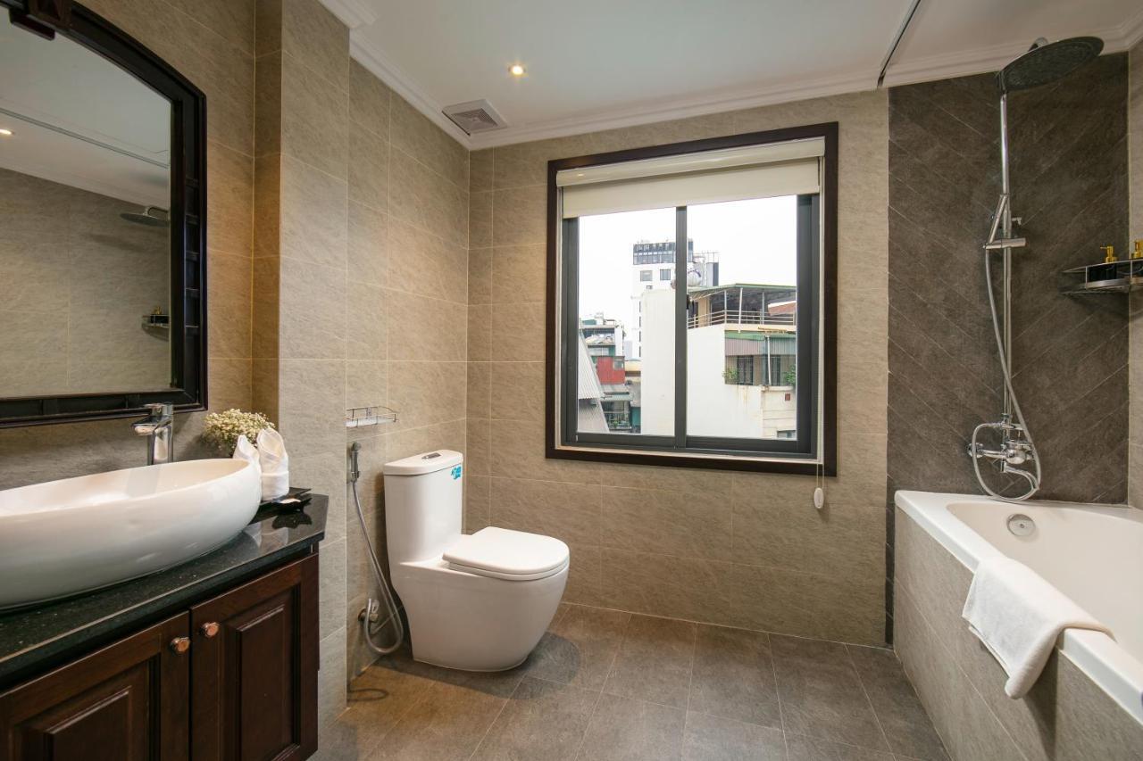 Khách sạn Salute Premium & 4*