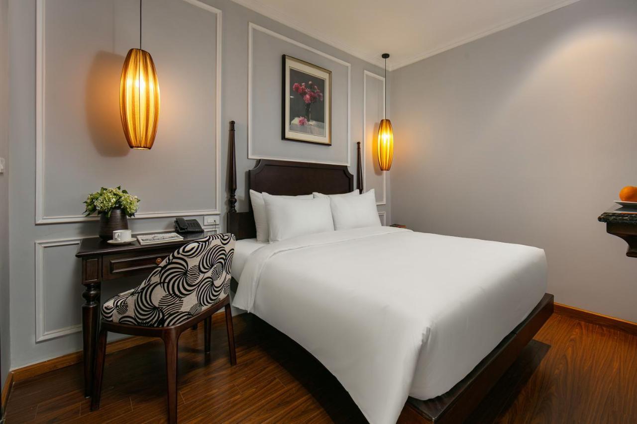 Salute Premium & Khách sạn 4*