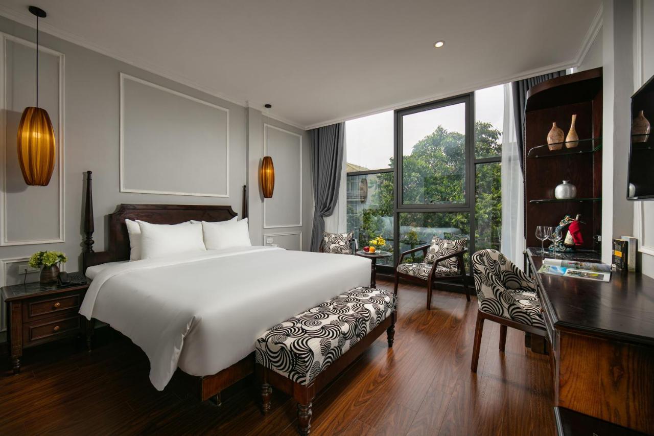 Khách sạn Salute Premium &