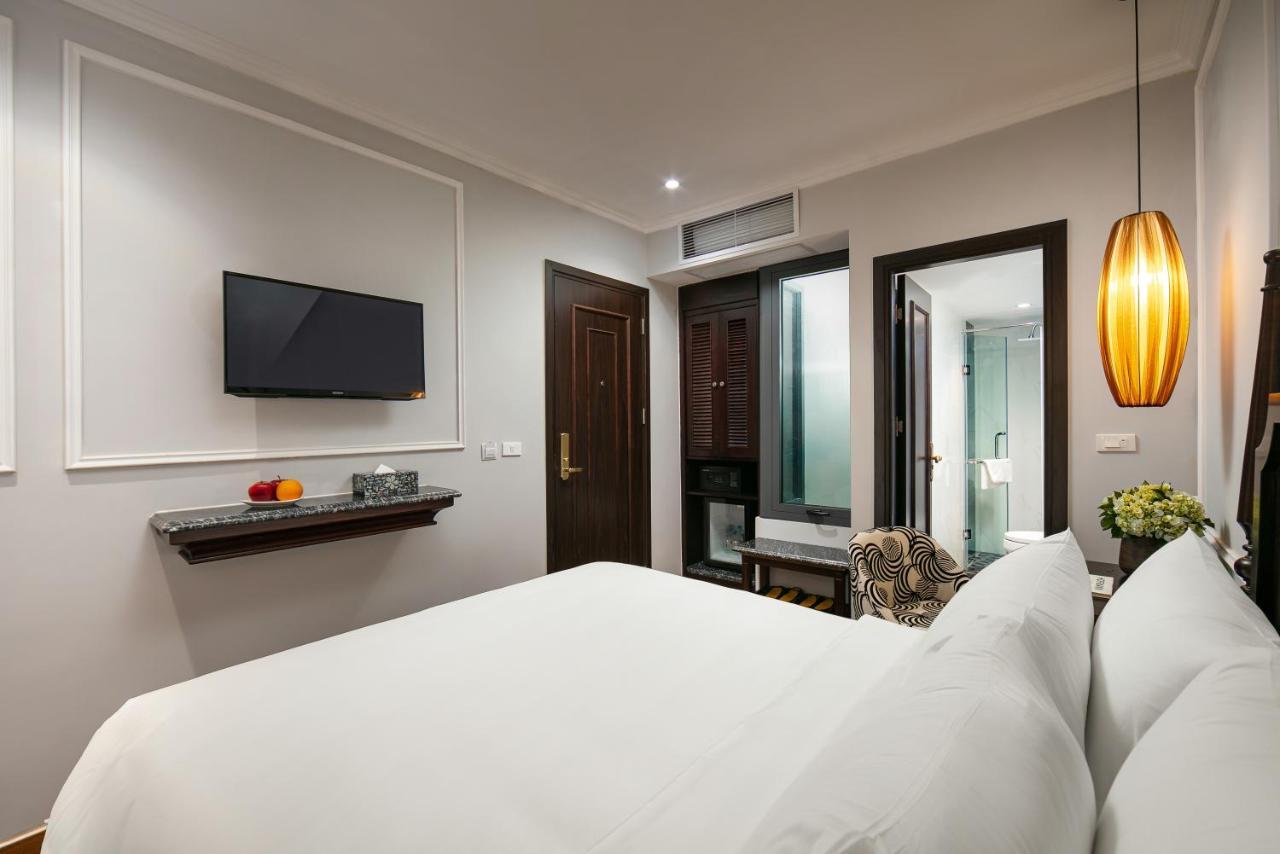 Khách sạn Salute Premium & Hà Nội