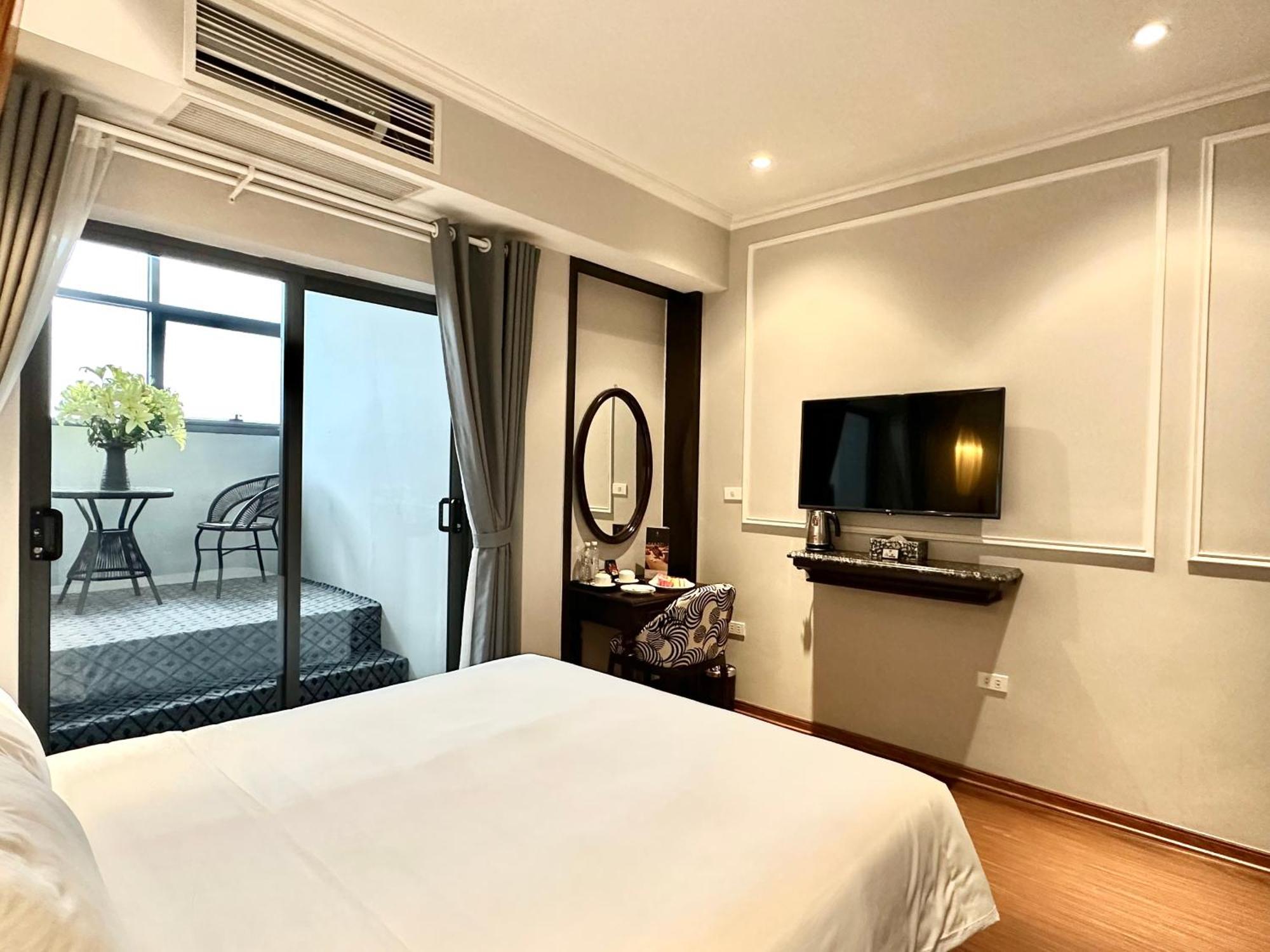 Salute Premium & Hà Nội